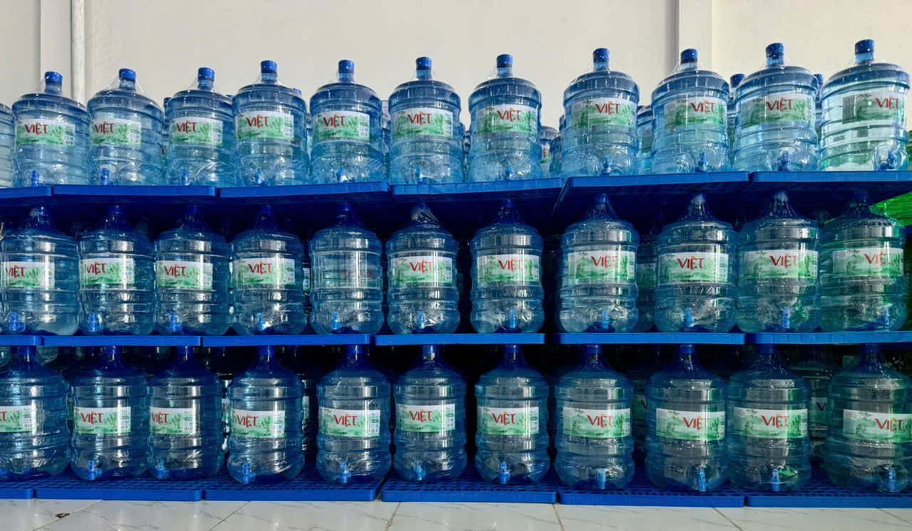 Hình ảnh nước uống tinh khiết - Nước VIỆT